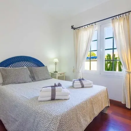 Sleeps 8 Pool Air Con Wifi Willa Puerto Calero